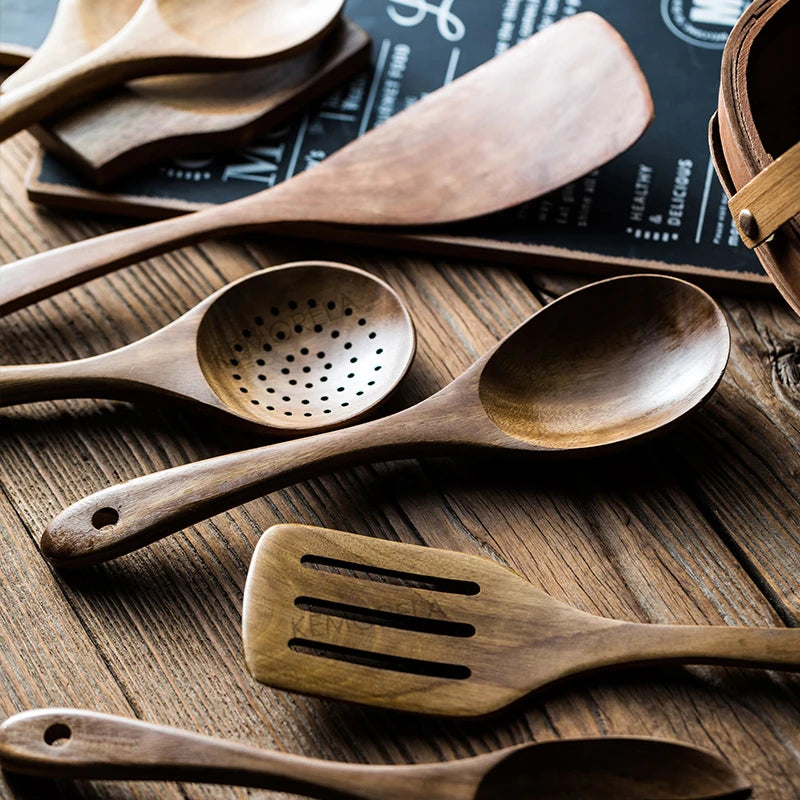 Set de 9 ustensiles en bois de teck